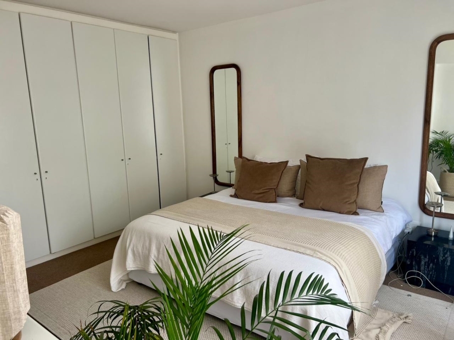 To Let 2 Bedroom Property for Rent in Sea Point Western Cape